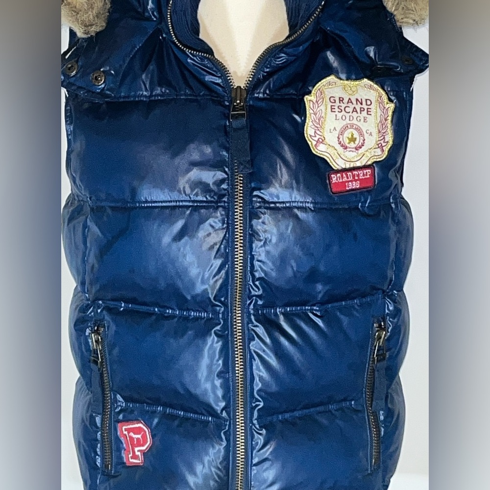 Victoria Secret Grand Escape Lodge Puffer Vest Faux Fur Hood - Picture 2 of 10